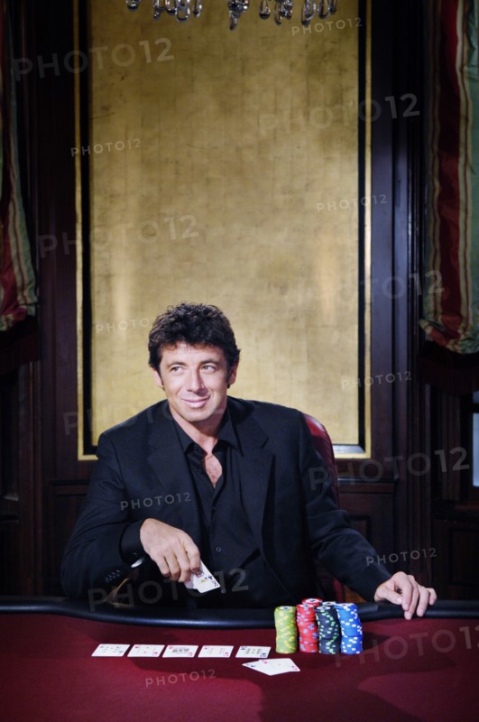 Patrick Bruel lors d'une partie de poker