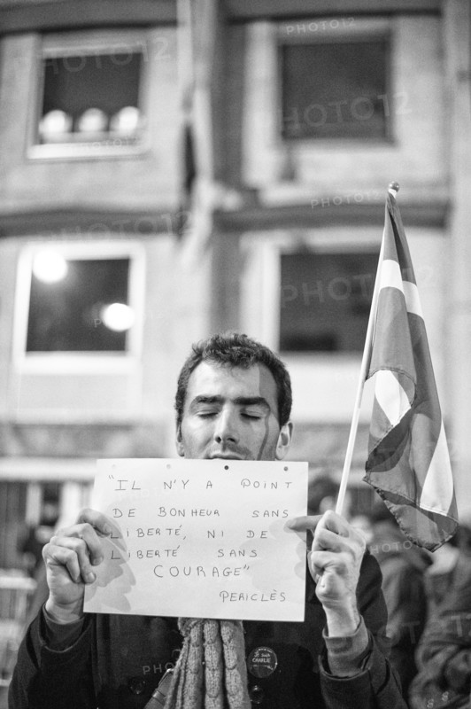 Manifestation de solidarité à l'égard du peuple danois devant l'ambassade du Danemark à Paris