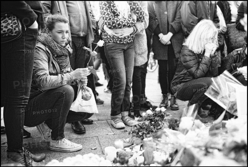 Hommage aux victimes des attentats du 13 novembre 2015 à Paris