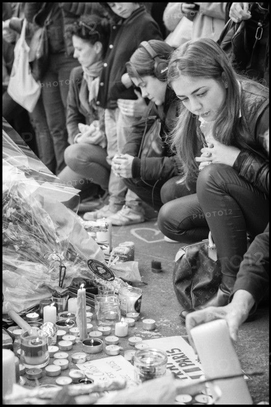 Hommage aux victimes des attentats du 13 novembre 2015 à Paris