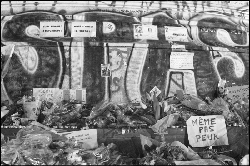 Hommage aux victimes des attentats du 13 novembre 2015 à Paris