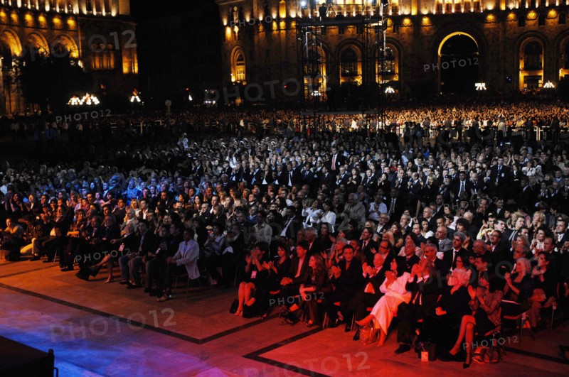 Concert de Charles Aznavour à Erevan (Arménie), le 30 septembre 2006