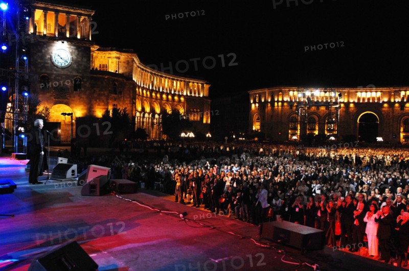 Concert de Charles Aznavour à Erevan (Arménie), le 30 septembre 2006