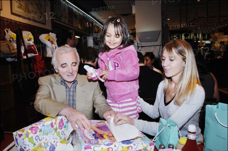 Charles Aznavour en famille à New York (2006)