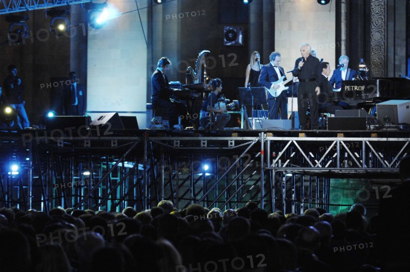 Concert de Charles Aznavour à Erevan (Arménie), le 30 septembre 2006