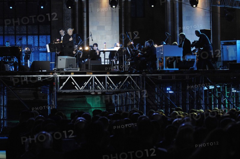 Concert de Charles Aznavour à Erevan (Arménie), le 30 septembre 2006