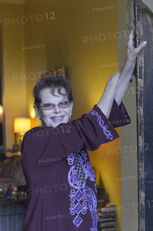 Claudia Cardinale chez elle à Paris