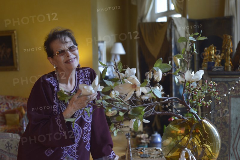 Claudia Cardinale chez elle à Paris