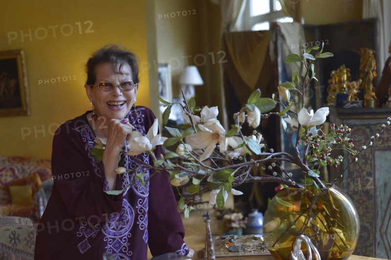 Claudia Cardinale chez elle à Paris