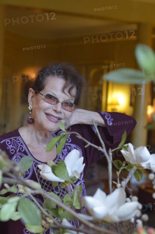 Claudia Cardinale chez elle à Paris