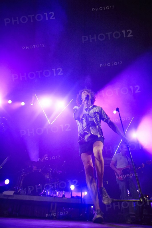 Chk Chk Chk on stage