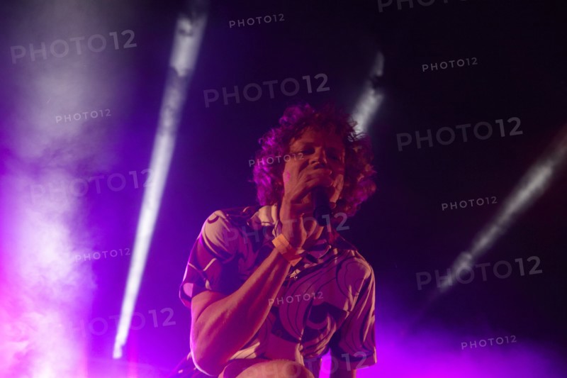 Chk Chk Chk on stage