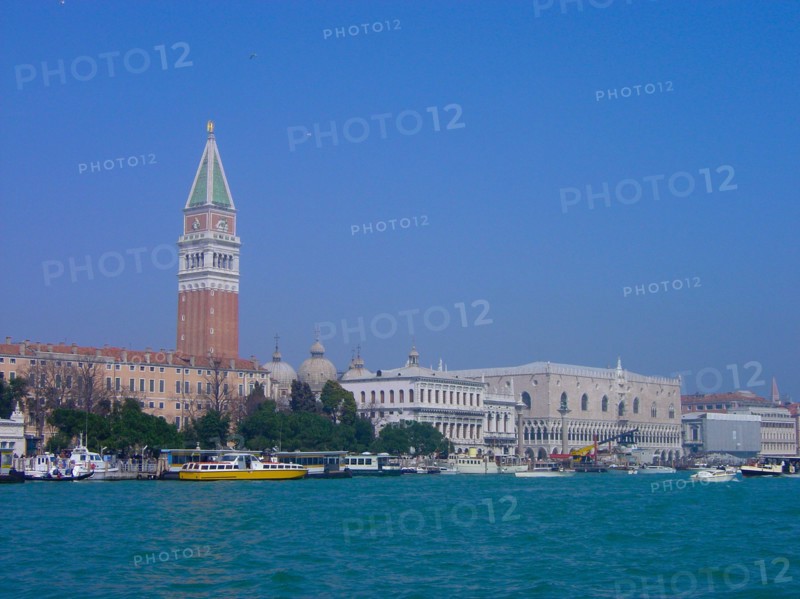 Venise. Campanile et Palais des Doges