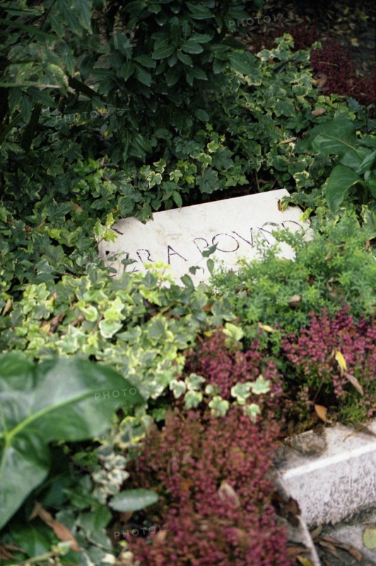 Tombe d' Ezra Pound au cimetière San Michele à Venise
