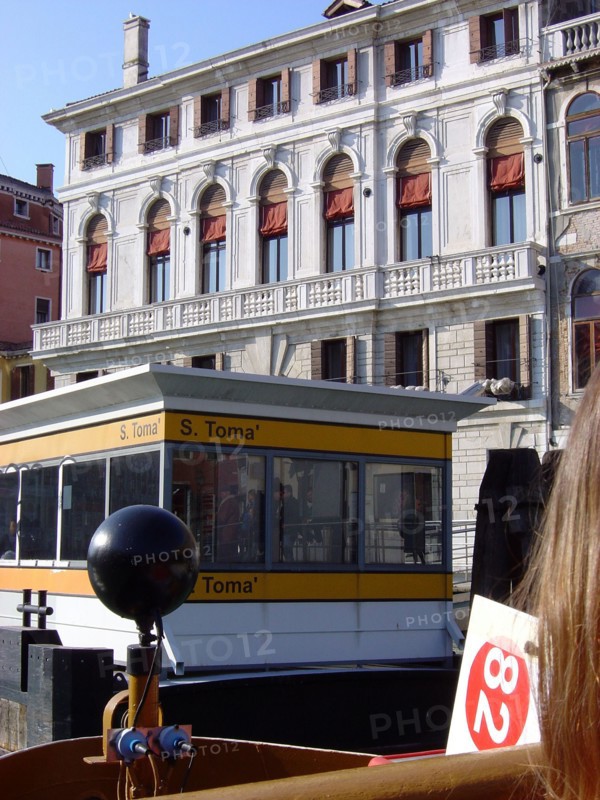 Arrêt du Vaporetto San Toma à Venise