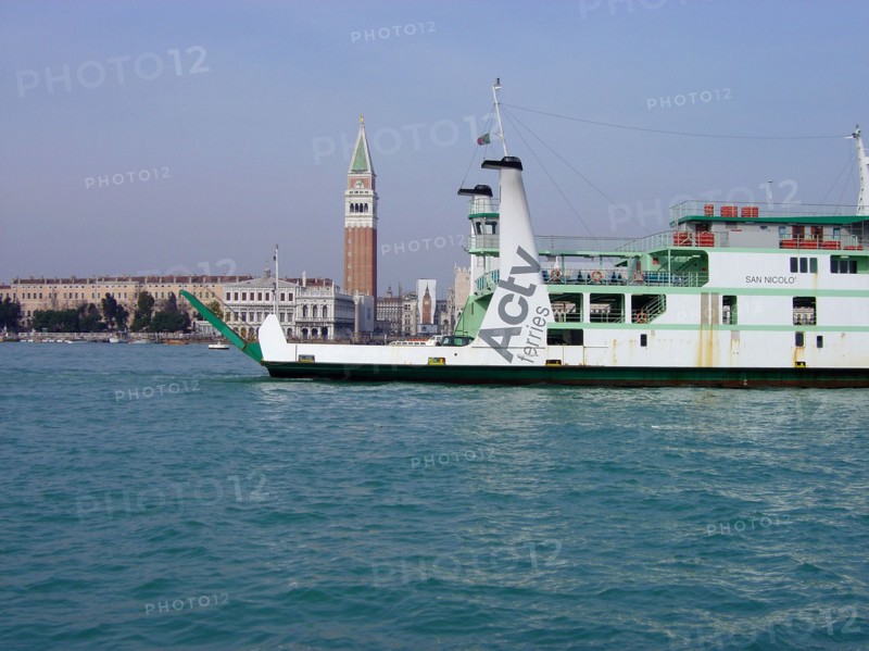 Bassin et campanile de Saint-Marc à Venise