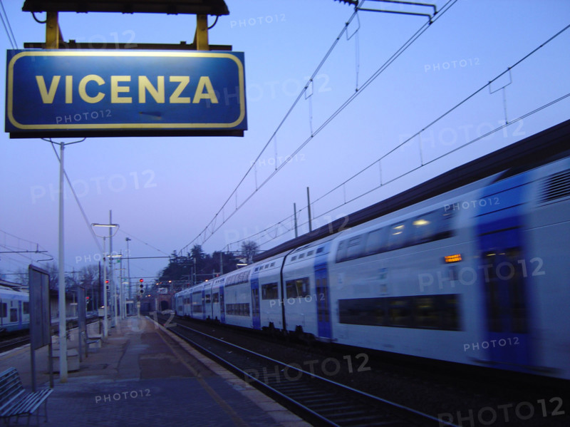 Passage d'un train par la gare de Vicence