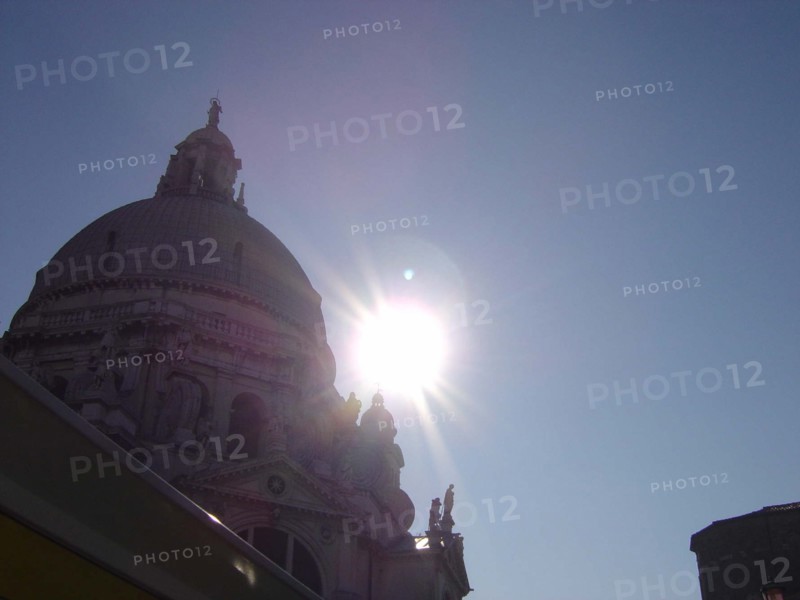 Venise Salute Dôme de l'Eglise de la Salute et soleil d'hiver
