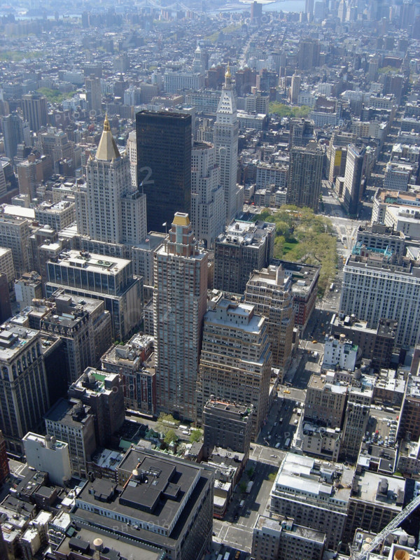 New-York (USA), Manhattan, Madison Square, Flat Iron Building vu de l'Empire State Building; East River & Brooklyn Bridge au loin