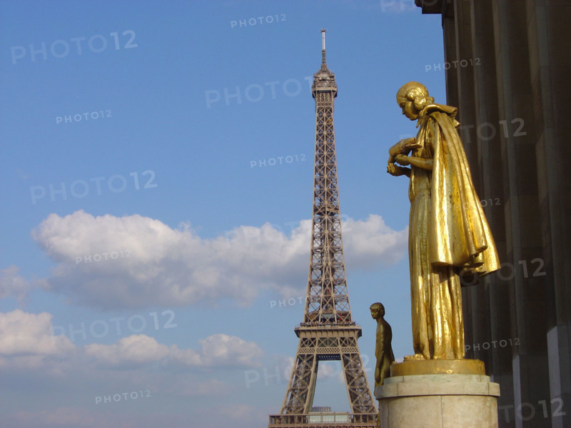 Paris, Tour Eiffel et esplanade du Trocadéro, architecture des années 1930