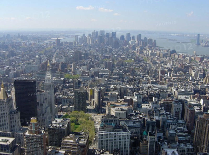 View of the end of Manhattan from the Empire State Building in New-York