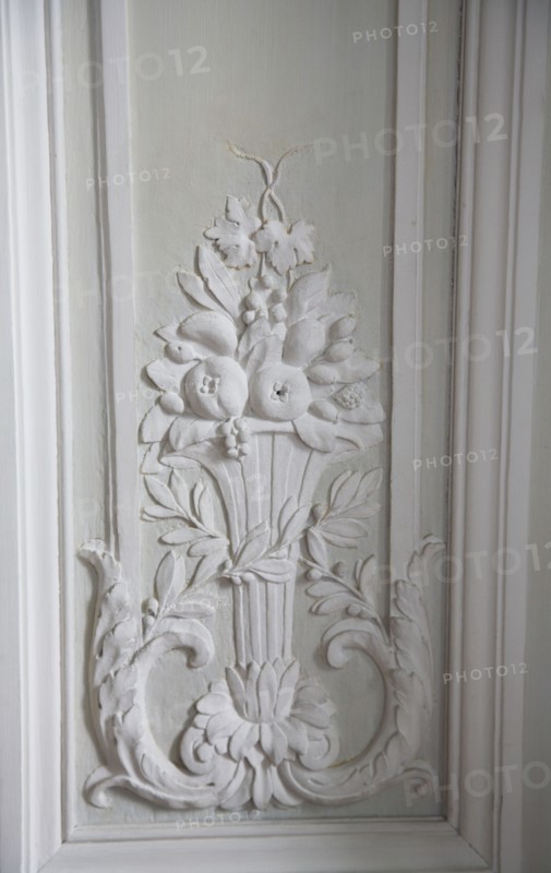 Versailles082 Château de Versailles, Petit Trianon, grande salle à manger, décor de boiseries sculptées de fruits
