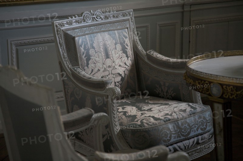 Versailles112 Château de Versailles, Petit Trianon, Boudoir, fauteuils (détail)