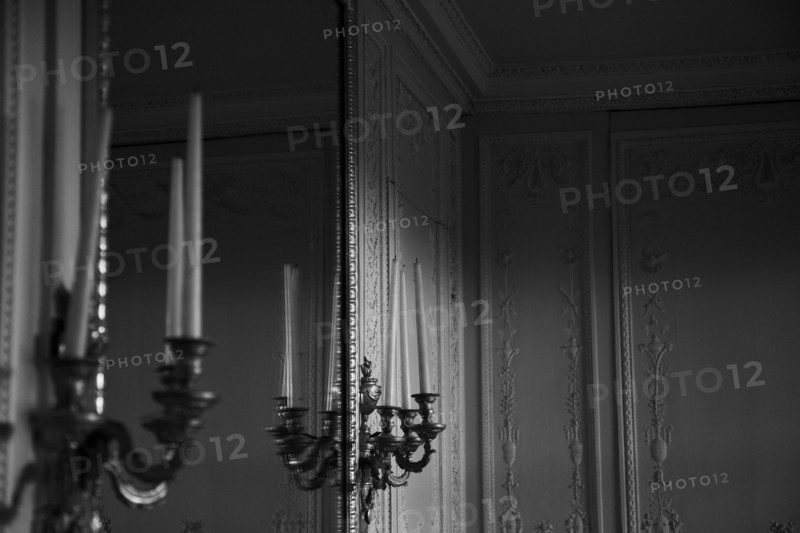 Versailles115 Château de Versailles, Petit Trianon, Boudoir, miroir et appliques