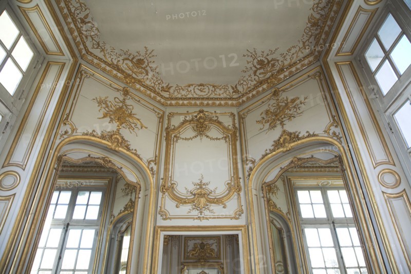 Versailles151 Château de Versailles, Petit Trianon, Pavillon français, boiseries, fenêtres et miroirs