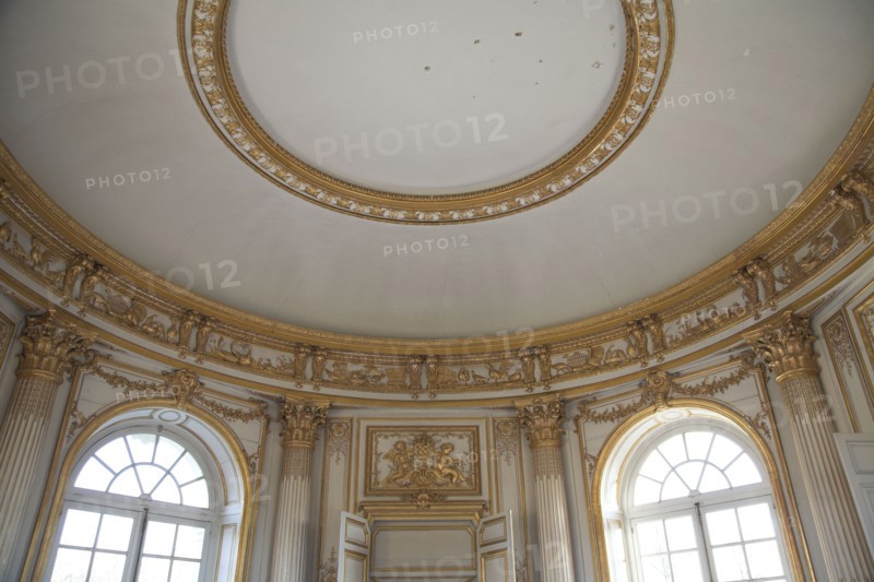Versailles156 Château de Versailles, Petit Trianon, Pavillon français, Salon central