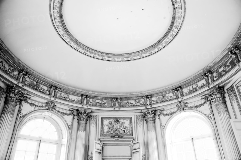 Versailles157 Château de Versailles, Petit Trianon, Pavillon français, Salon central