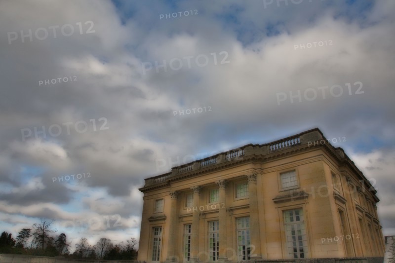 VersaillesChromo003 Château de Versailles, Petit Trianon, façade