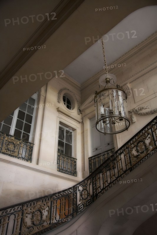 VersaillesChromo005 Château de Versailles, Petit Trianon, Escalier d'honneur