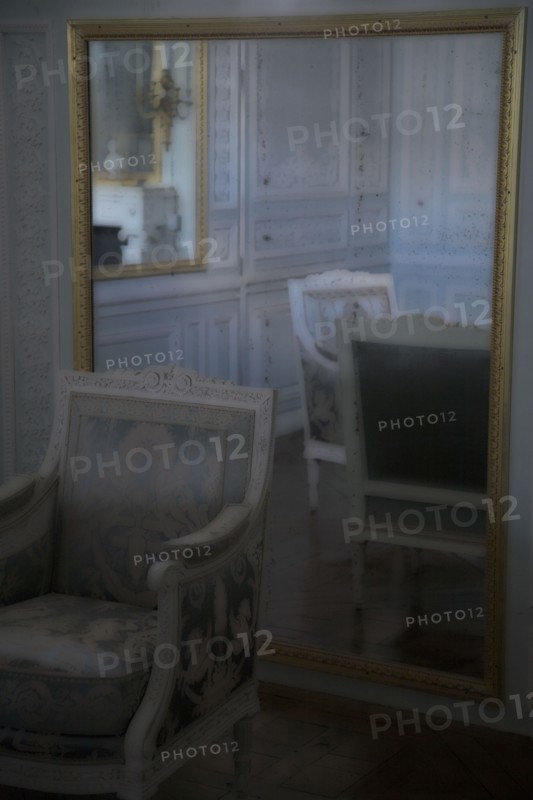 VersaillesChromo006 Château de Versailles, Petit Trianon, salon bleu