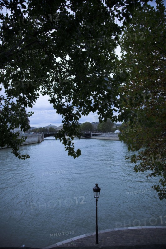 Paris 106 Bords de Seine, pointe de l'île Saint-Louis