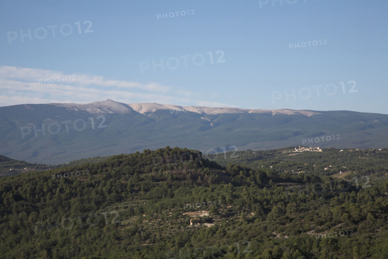 Provence453 Provence, collines provencales, Mont Ventoux, face sud, été