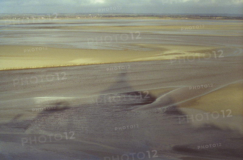 MtSaintMichel1 Baie du Mont Saint Michel et reflet du Mont sur les sables