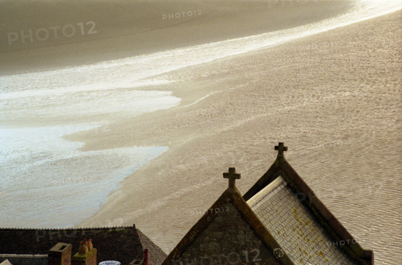 MtSaintMichel12 Toits et reflets sur les sables de la baie du Mont Saint Michel