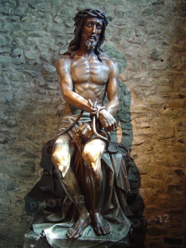 Bruges. Statue du Christ aux liens, Basilique Procession du Saint-Sang (Heilige Bloed Basilick), Place du Bourg (Burg)