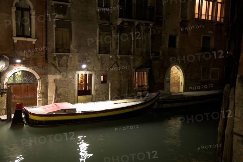 Venise 2008-2009. Nuit, canal, palais
