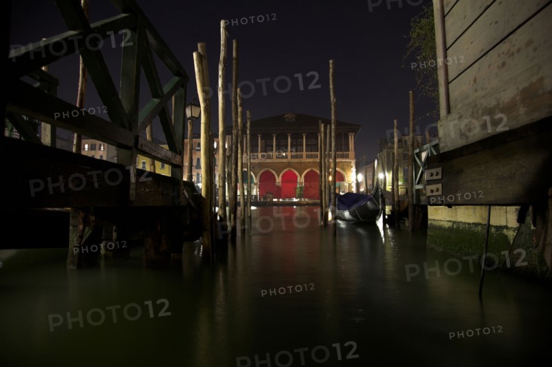 Venise 2008-2009. Nuit, Grand Canal, gondoles, Pescaria