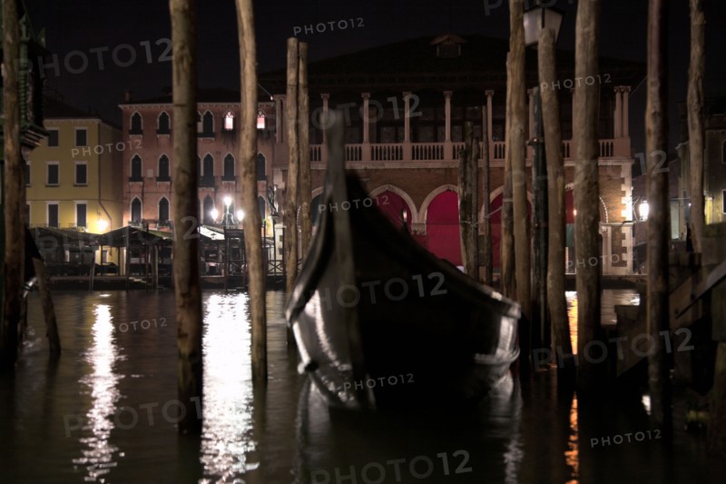Venise 2008-2009. Nuit, Grand Canal, gondoles, Pescaria, Palais