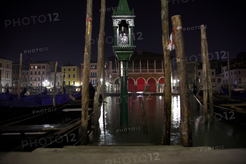 Venise 2008-2009. Nuit, Grand Canal, gondoles, Pescaria, Traghetto Santa Sofia, Palais