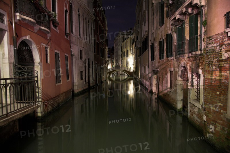 Venise 2008-2009. Nuit, rio, canal, palais, façades, pont