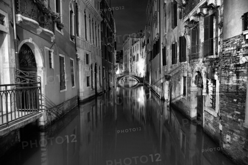 Venise 2008-2009. Nuit, rio, canal, palais, façades, pont