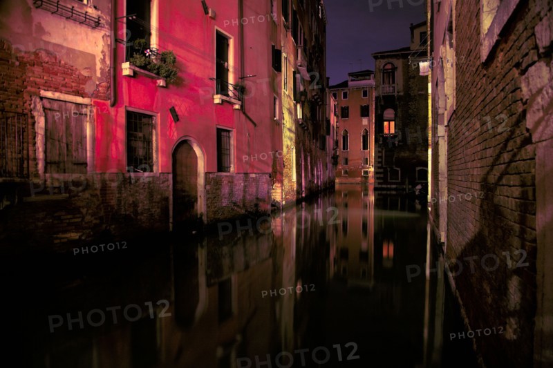 Venise 2008-2009. Nuit, rio, canal, palais, façades, reflets