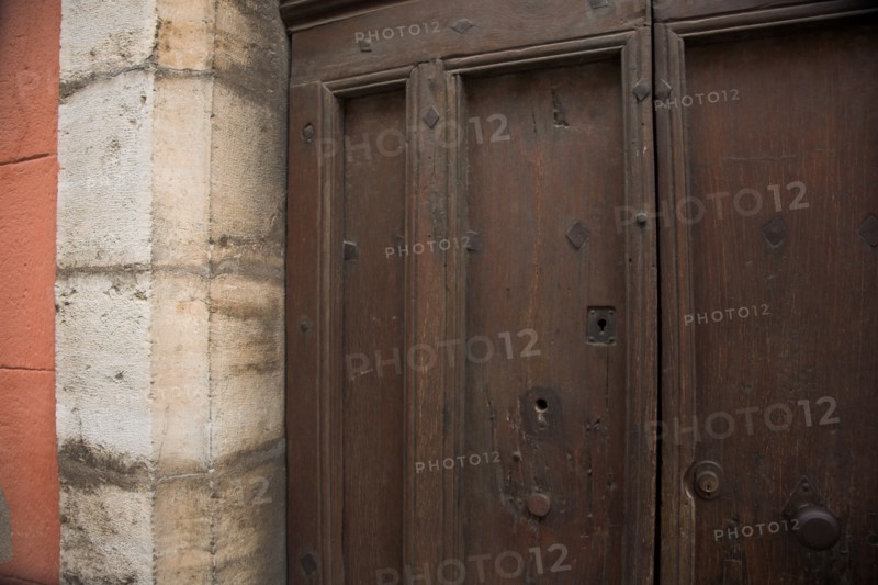 Provence715 Lubéron, porte ancienne