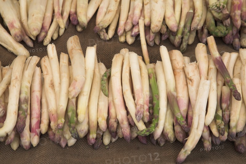 Provence749 Marché de Provence, asperges