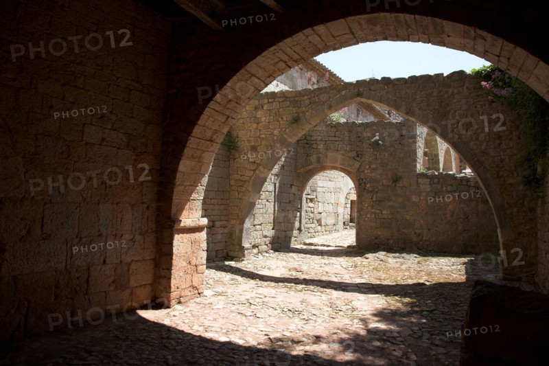 Provence802 Abbaye du Thoronet, contreforts latéraux