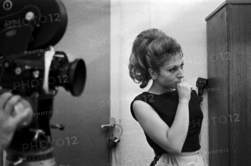 Nadine Verdier sur le tournage du film "Trans-Europ-Express"